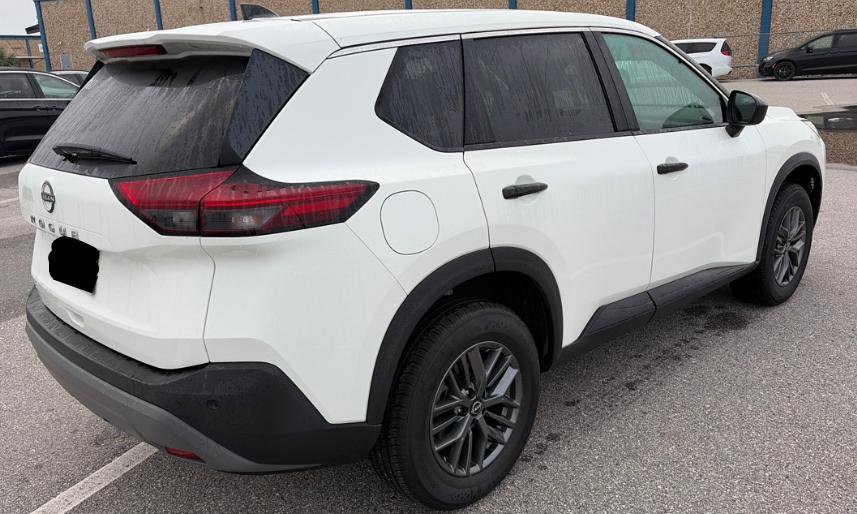 Used 2023 Nissan Rogue S FWD image 5