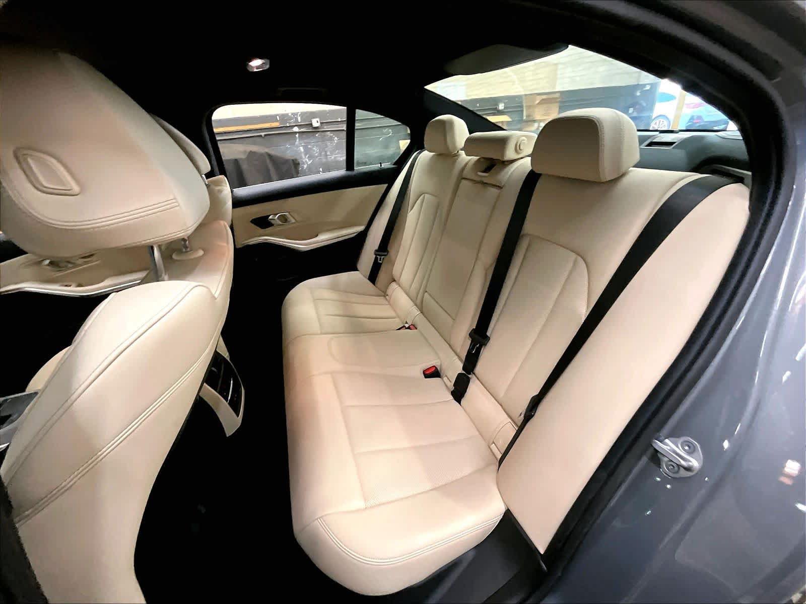 Used 2026 BMW 330i Sedan w/ Premium Package RWD image 29
