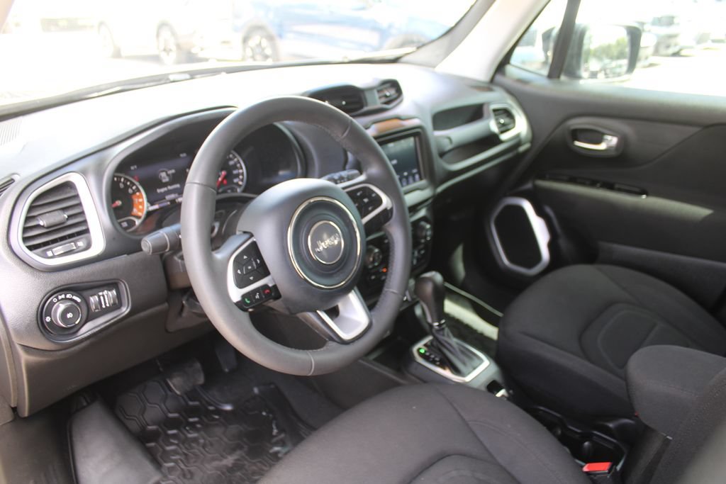 Used 2021 Jeep Renegade Latitude FWD image 22