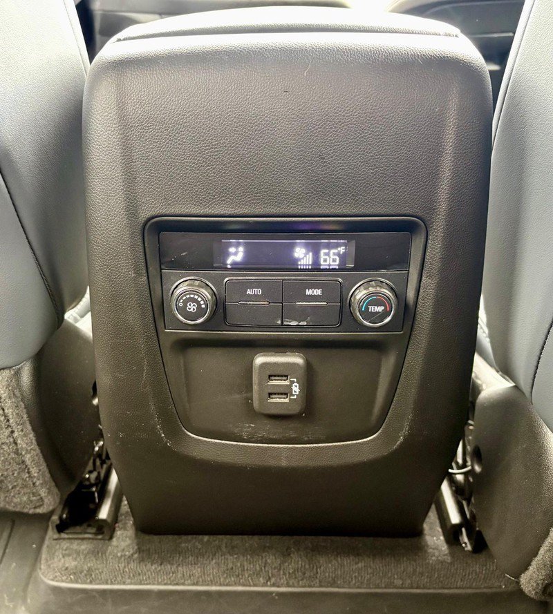 Used 2022 Buick Enclave Essence w/ Experience Buick Package FWD image 13