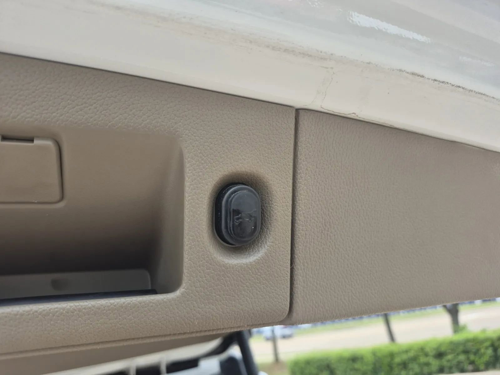 Used 2018 Chevrolet Suburban LT AWD/4WD image 25