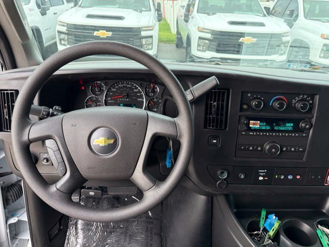 New 2026 Chevrolet Express 3500 LT w/ LT Preferred Equipment Group RWD image 8