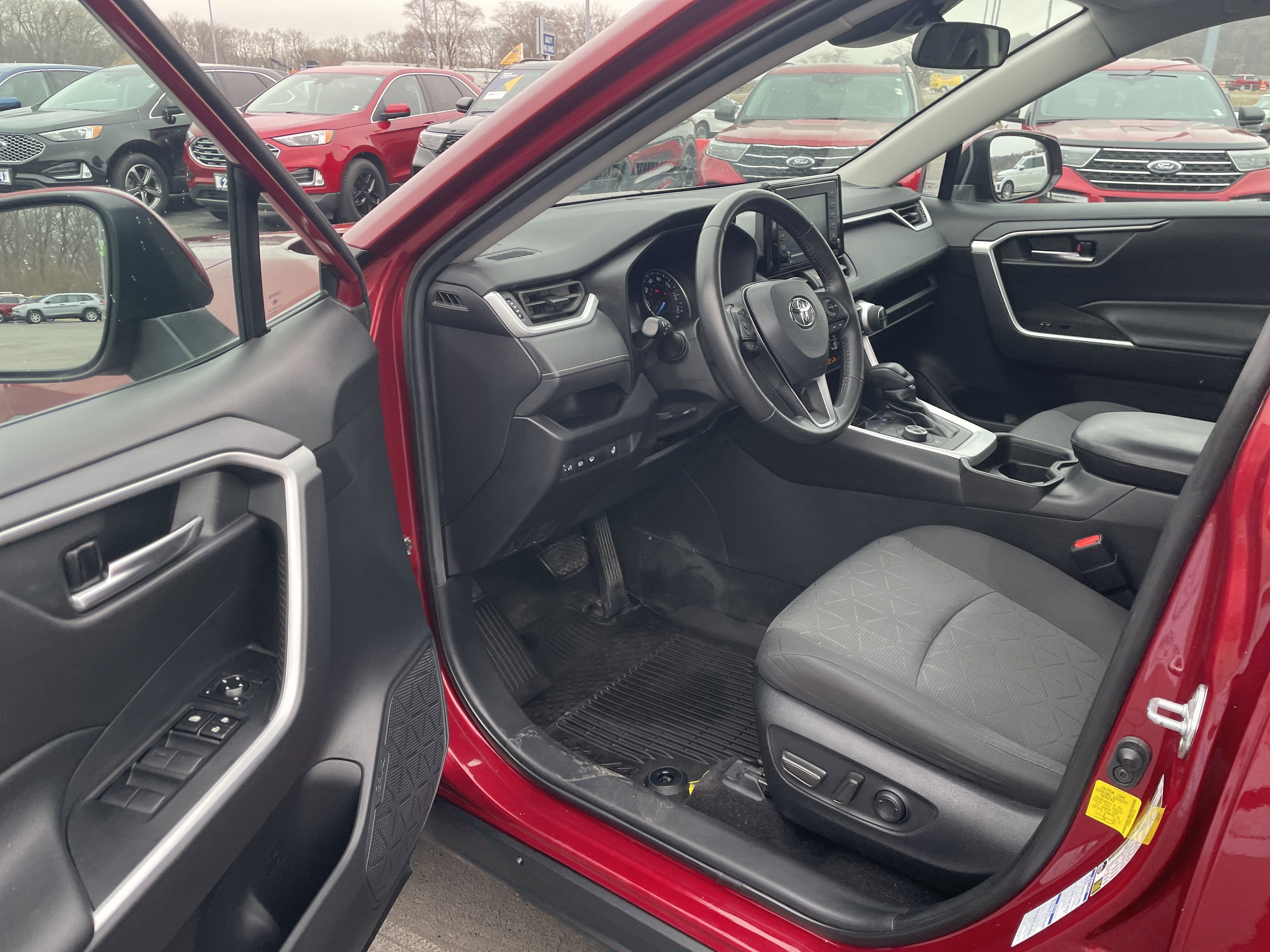 Used 2021 Toyota RAV4 XLE image 14