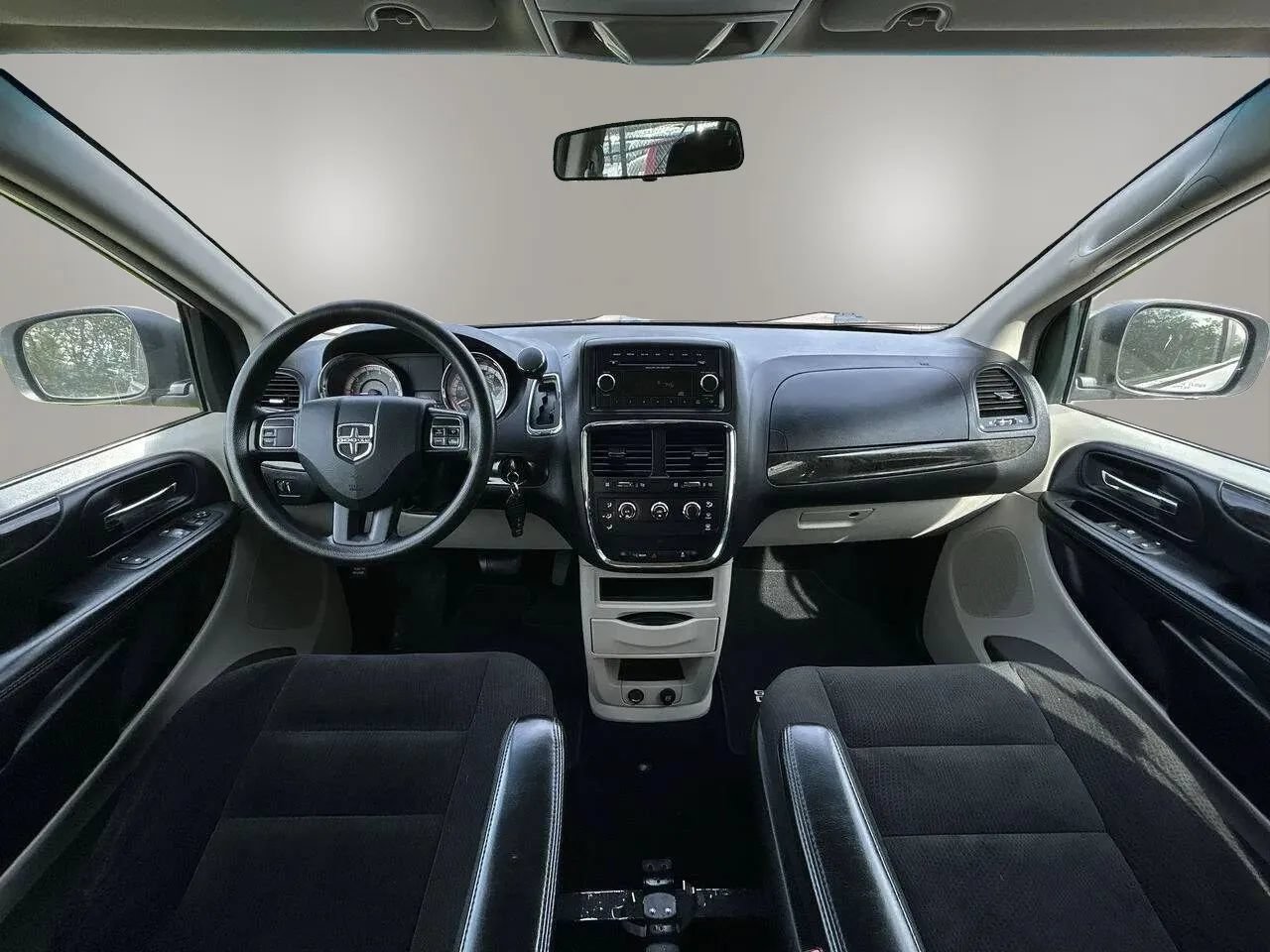 Used 2016 Dodge Grand Caravan American Value Package FWD image 16