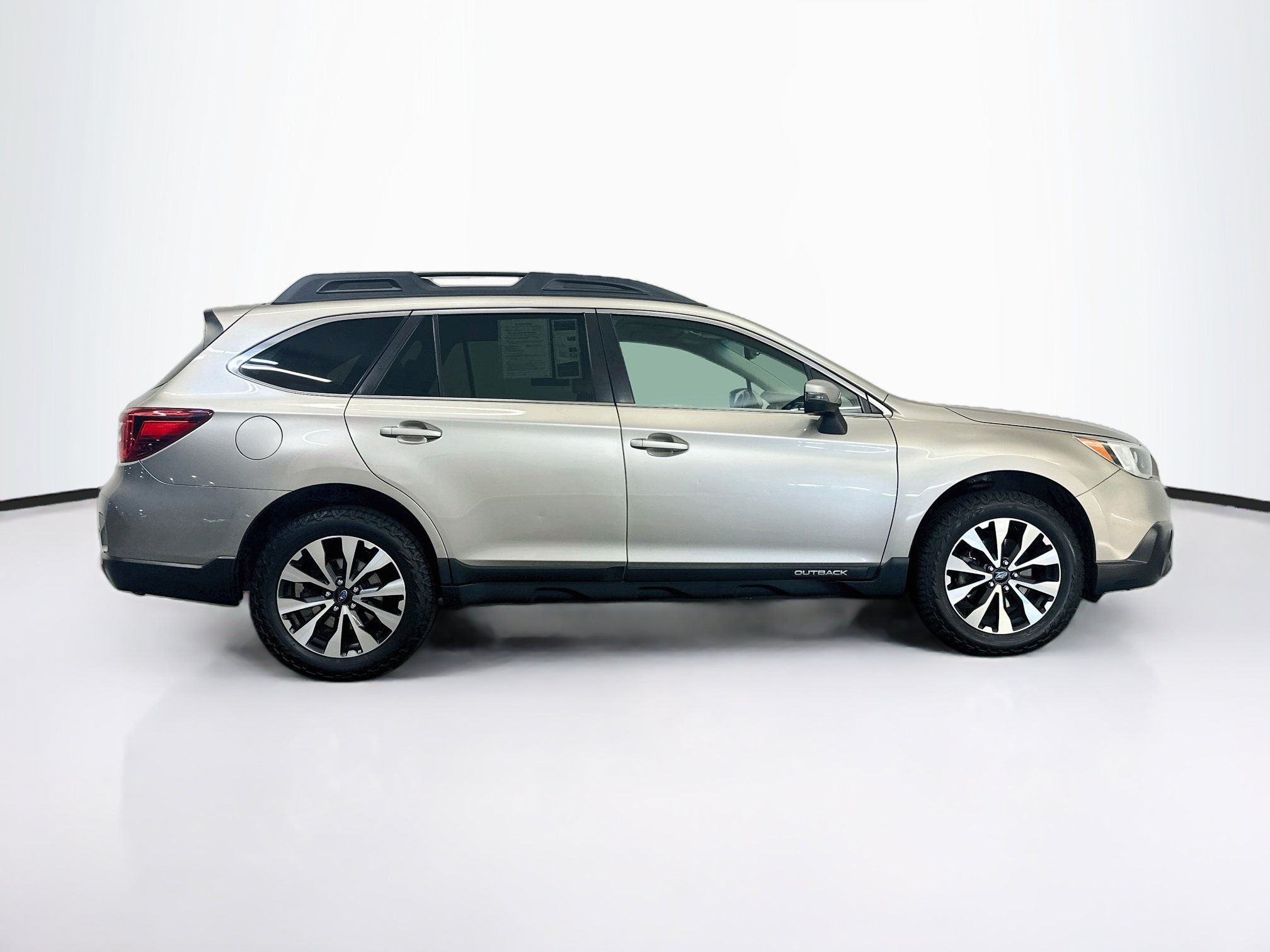 Used 2015 Subaru Outback 3.6R Limited AWD/4WD image 10