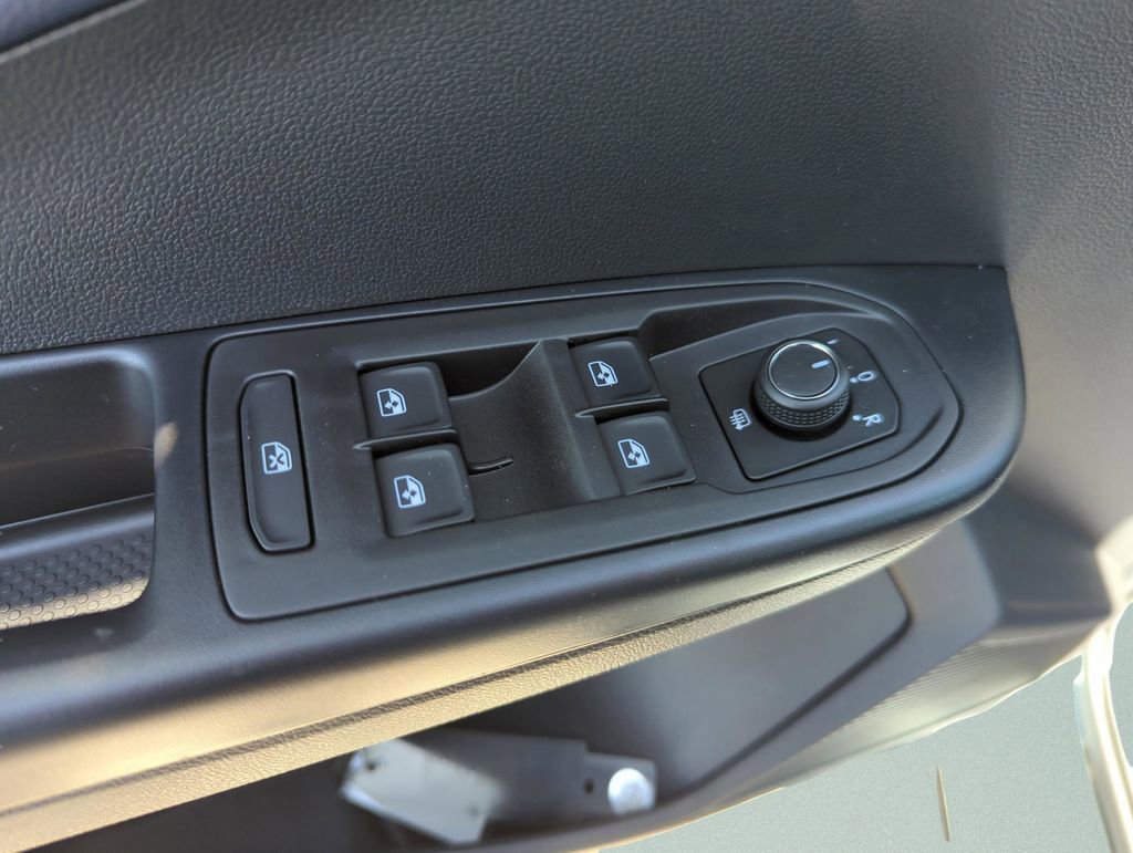 New 2026 Volkswagen Taos SEL image 30