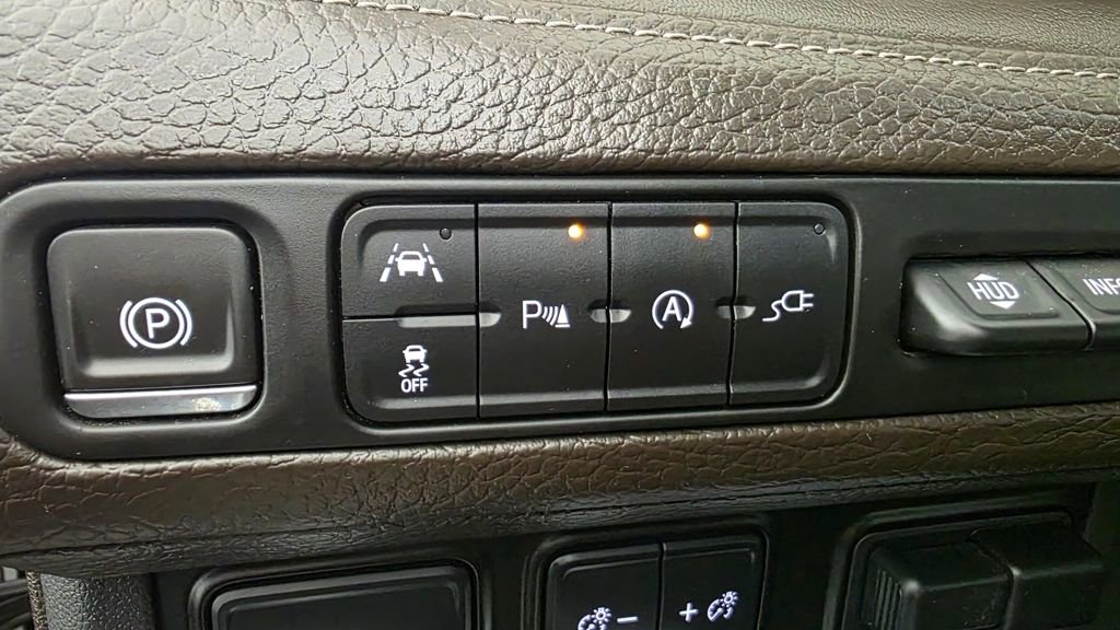 Used 2021 GMC Yukon Denali w/ Denali Ultimate Package image 16