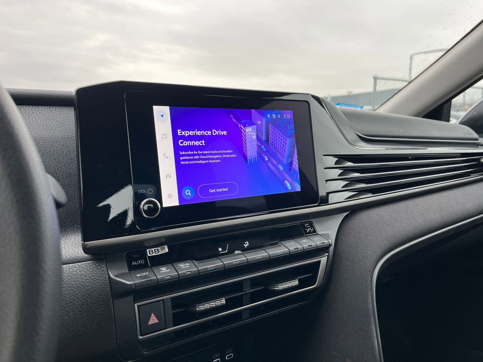 Used 2025 Toyota Camry LE image 21