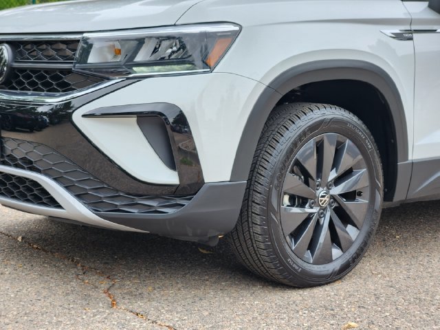 Certified 2023 Volkswagen Taos S FWD image 8