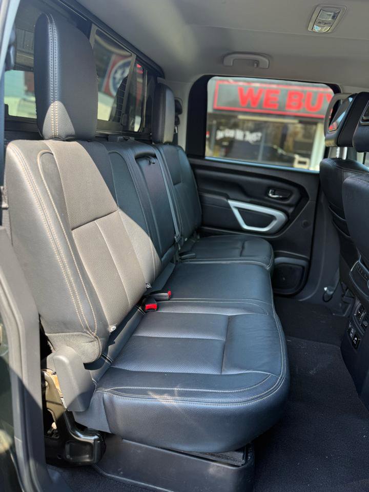 Used 2019 Nissan Titan SL w/ Chrome Package image 12