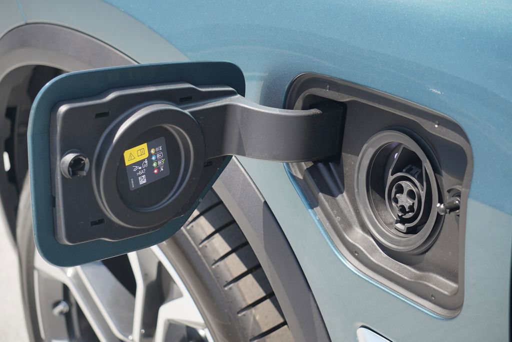 Used 2025 BMW X5 xDrive50e w/ Executive Package image 6