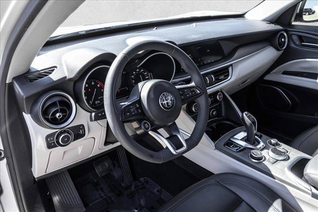 Used 2020 Alfa Romeo Stelvio Ti AWD/4WD image 10