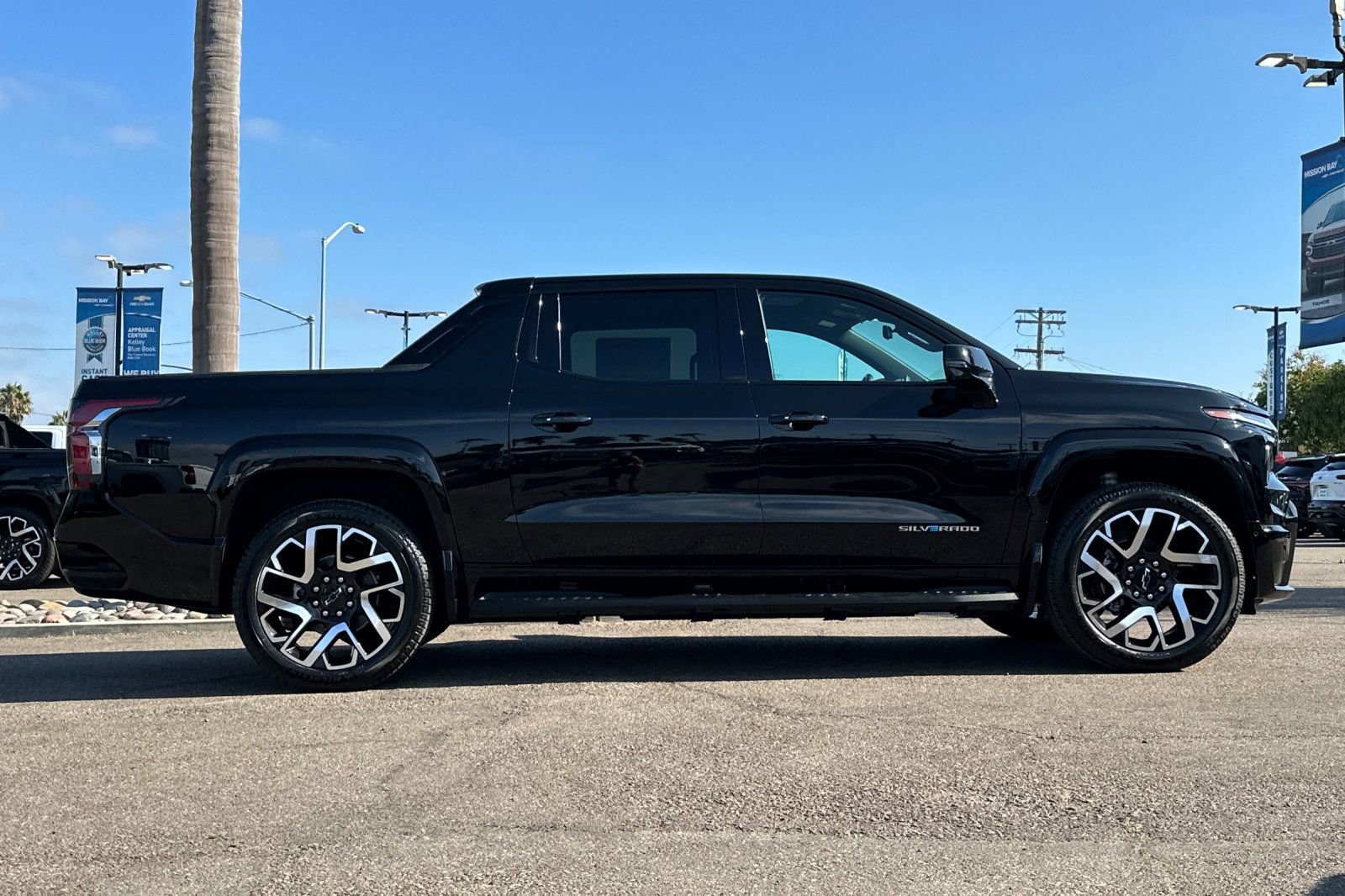 New 2024 Chevrolet Silverado EV RST image 3