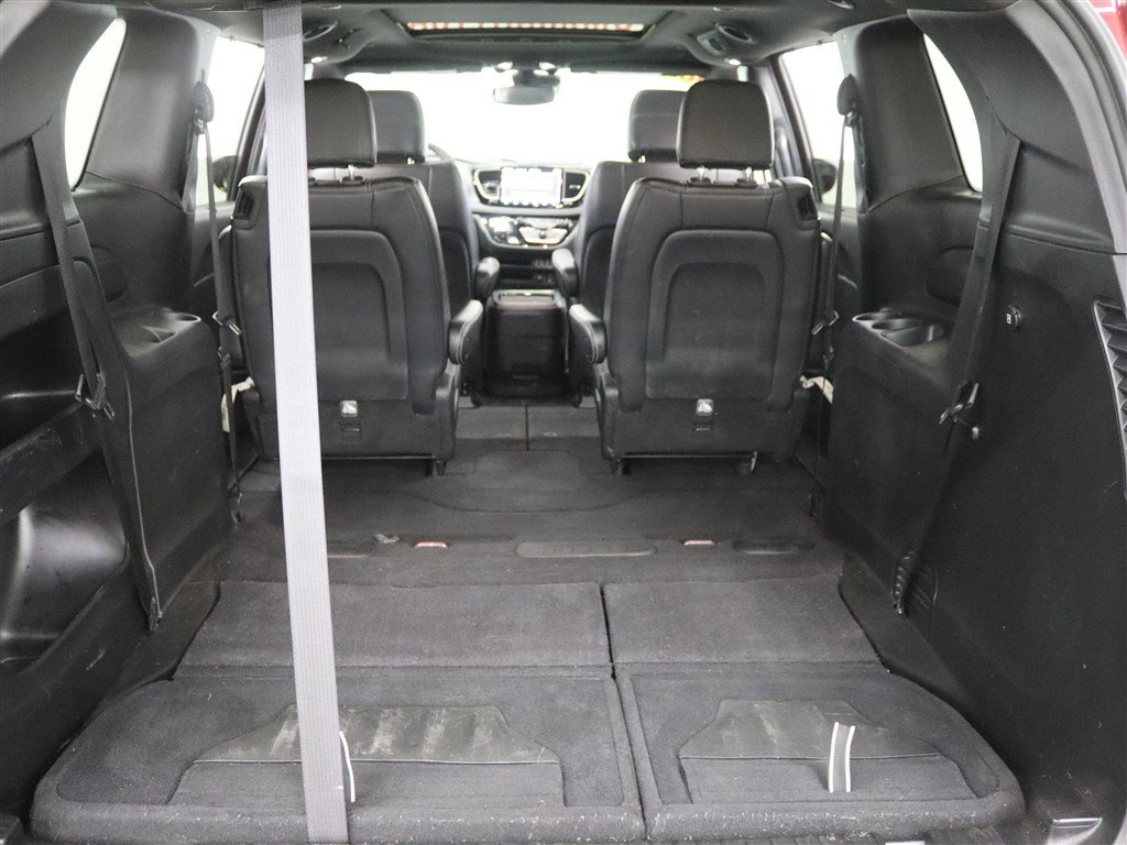Used 2022 Chrysler Pacifica Touring-L w/ S Appearance Package image 7
