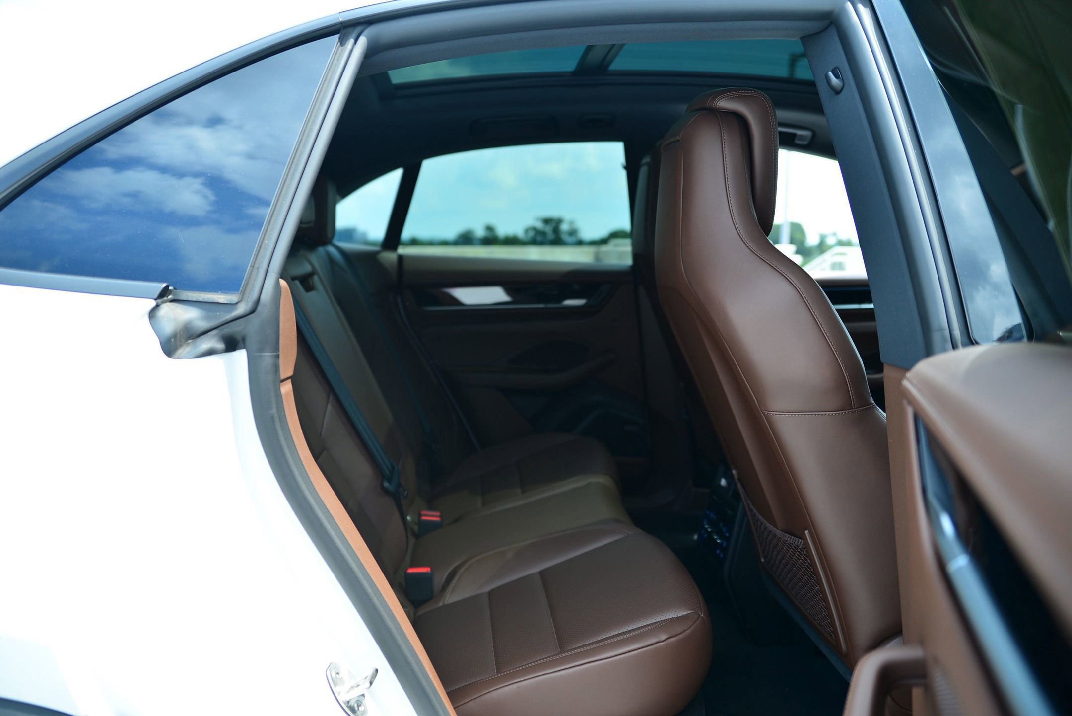 New 2025 Porsche Macan 4 Electric image 25