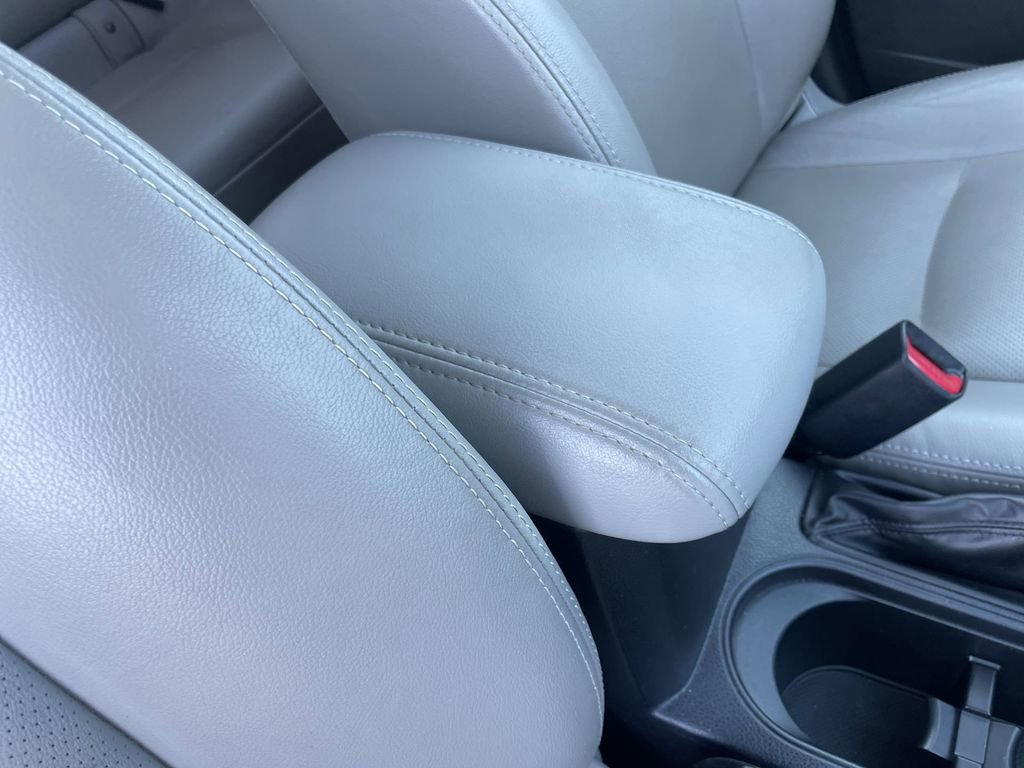 Used 2014 Subaru Forester 2.5i Limited image 29