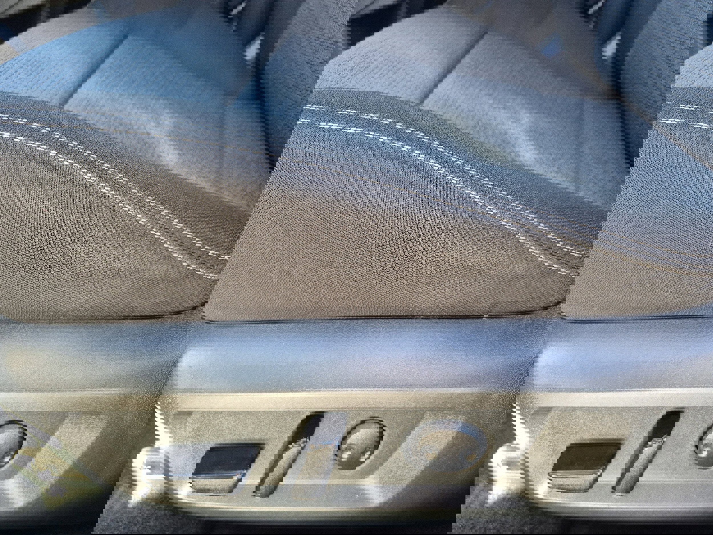 Used 2023 Nissan Rogue SV image 26