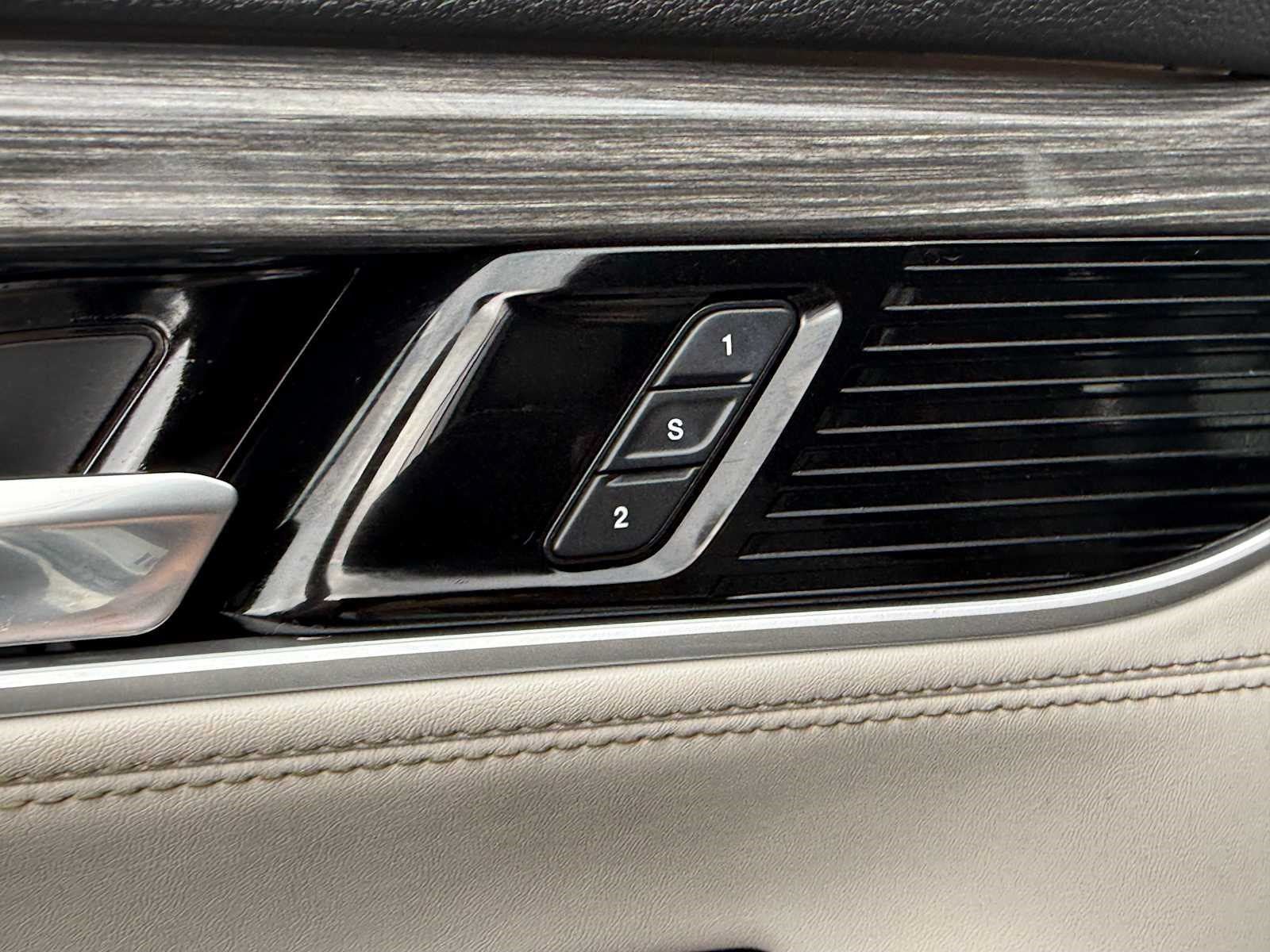 Used 2022 Jeep Wagoneer Series II AWD/4WD image 14