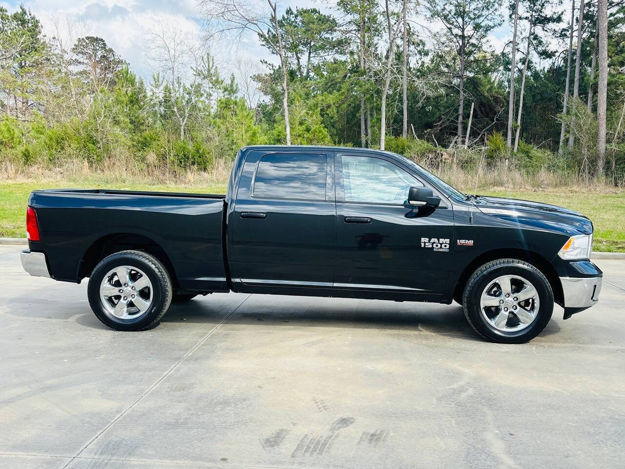 Used 2019 RAM 1500 Big Horn AWD/4WD image 4