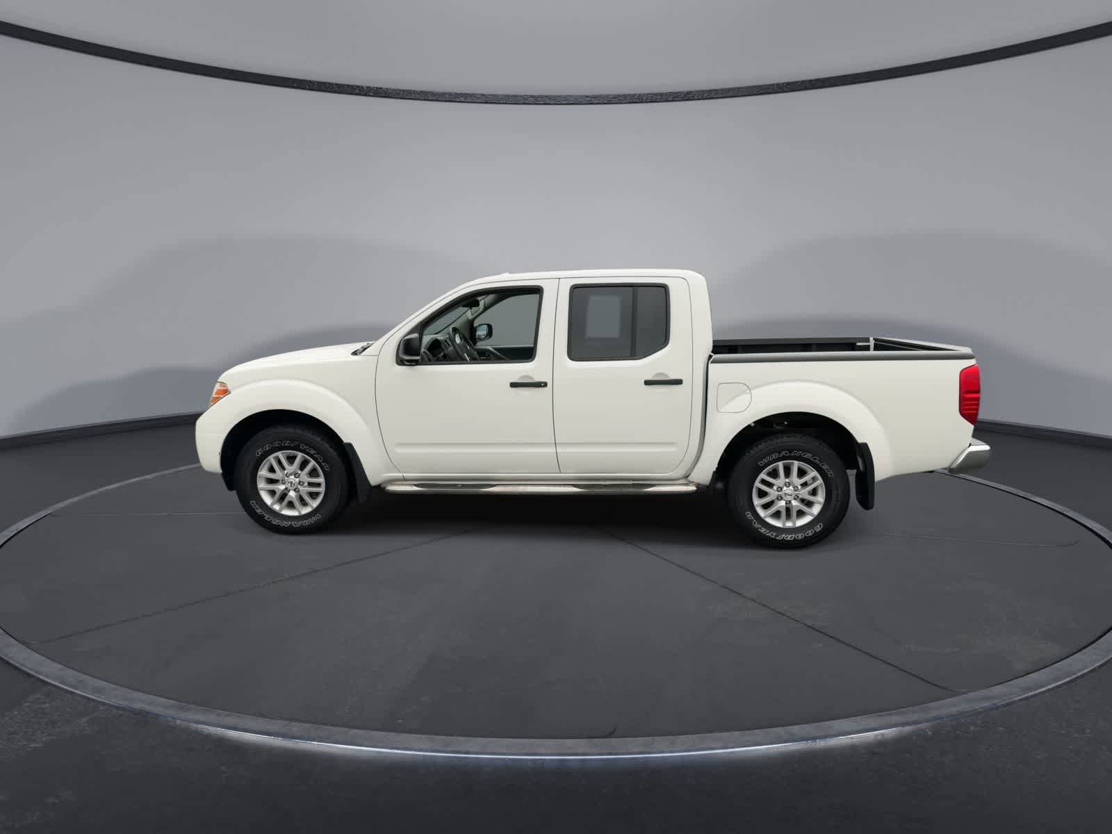 Used 2018 Nissan Frontier SV AWD/4WD image 5