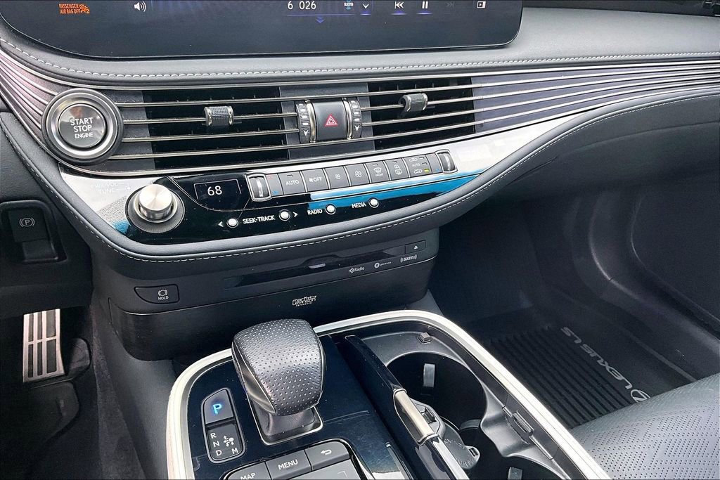 Used 2021 Lexus LS 500 F Sport w/ Accessory Package (Z2) image 25