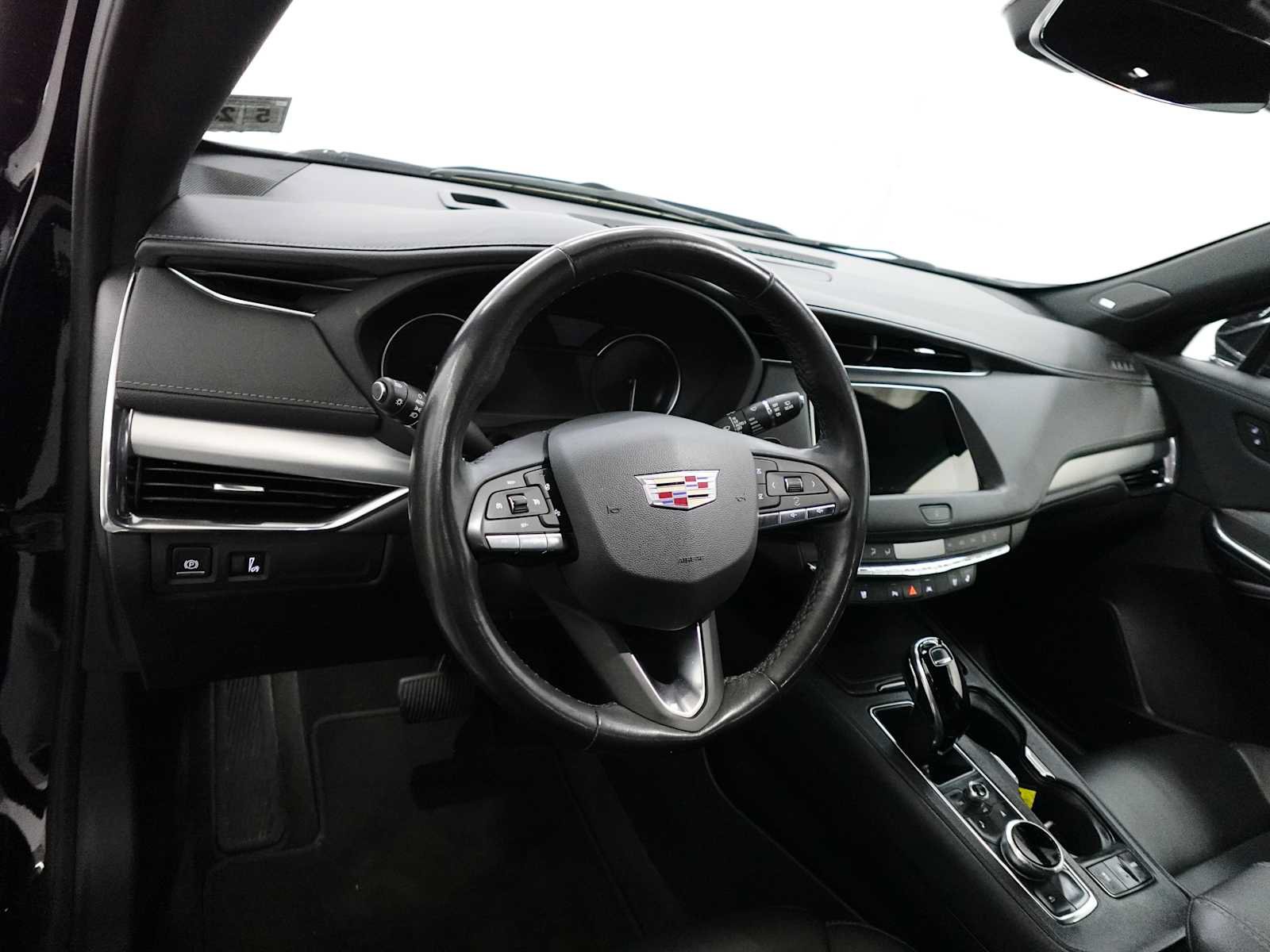 Used 2023 Cadillac XT4 Premium Luxury AWD/4WD image 15