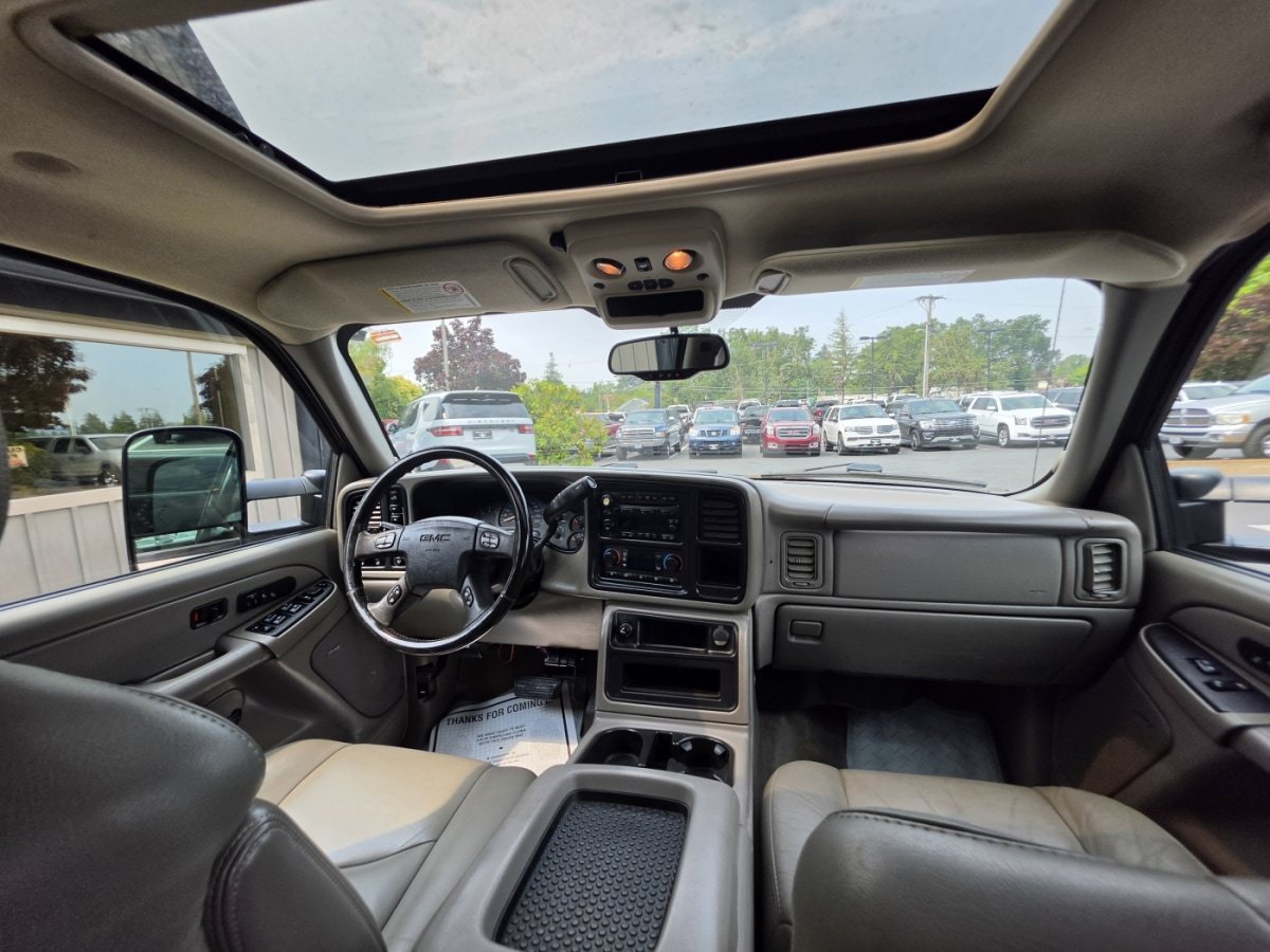 Used 2007 GMC Sierra 2500 SLT w/ Heavy-Duty Power Package AWD/4WD image 10