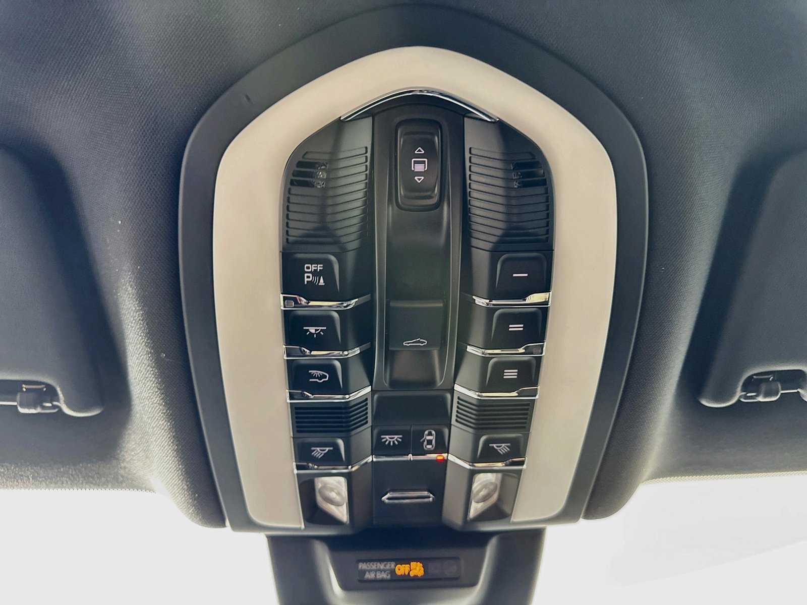 New 2026 Porsche Macan AWD/4WD image 32