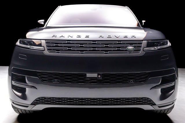 Used 2023 Land Rover Range Rover Sport SE AWD/4WD image 24