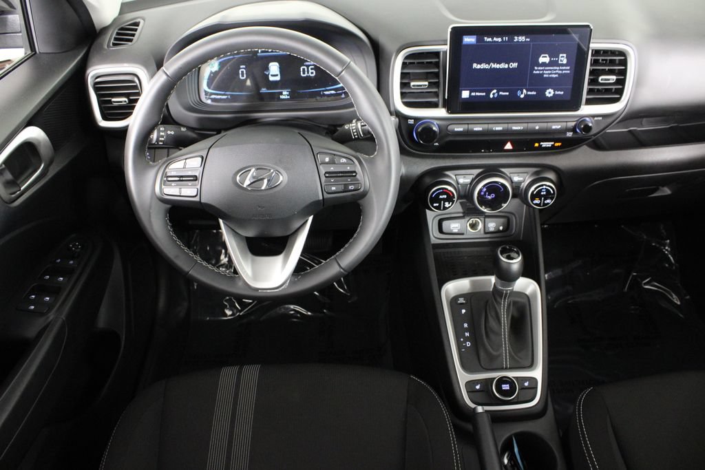 Used 2026 Hyundai Venue SEL FWD image 8