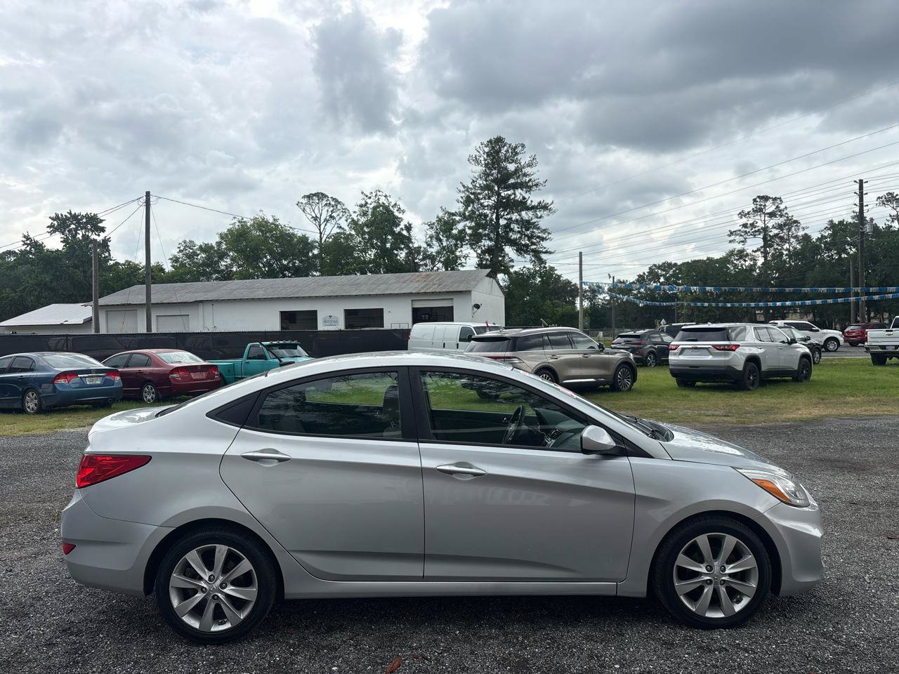 Used 2014 Hyundai Accent GLS w/ Option Group 2 FWD image 4