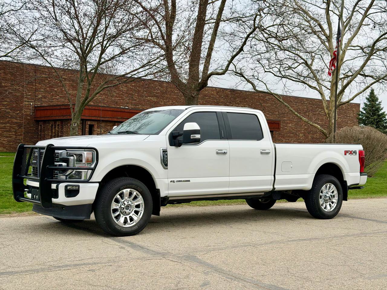 Used 2022 Ford F350 Limited image 2