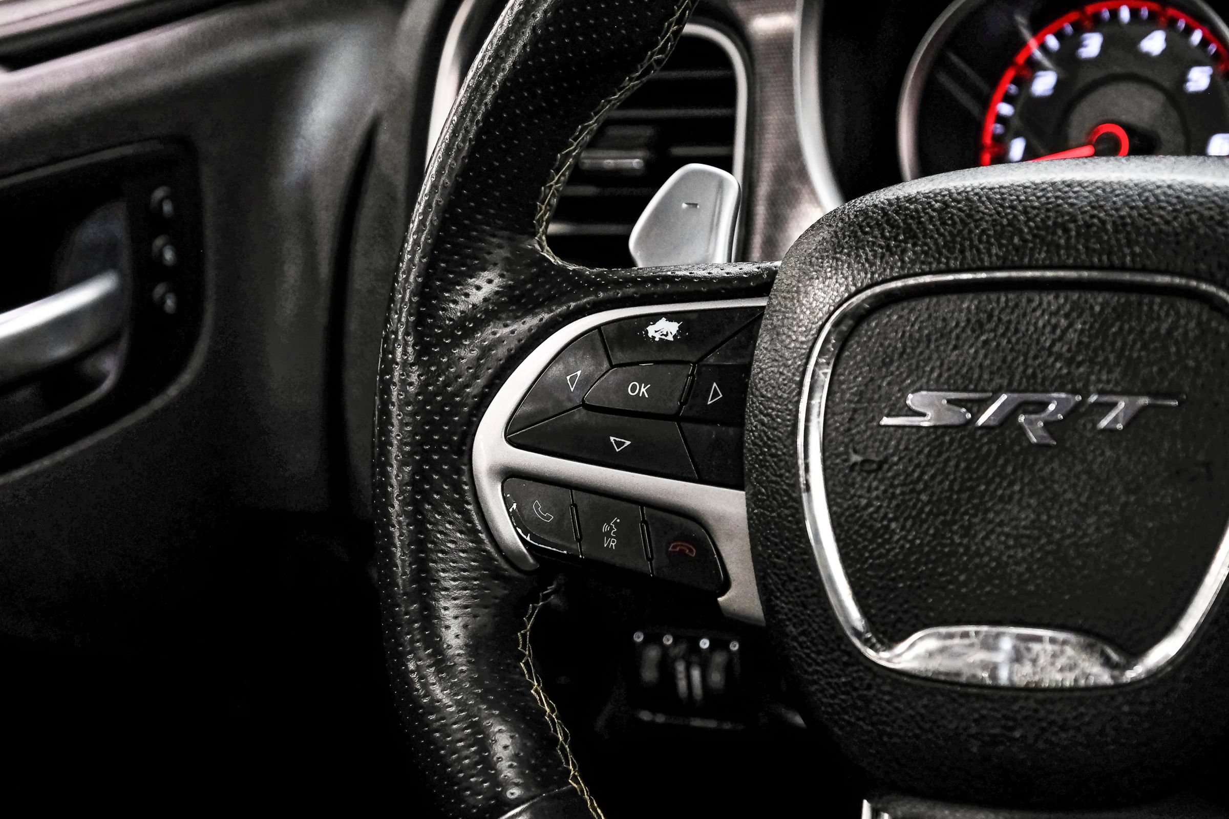 Used 2016 Dodge Charger SRT w/ Harman/Kardon Audio Group RWD image 22