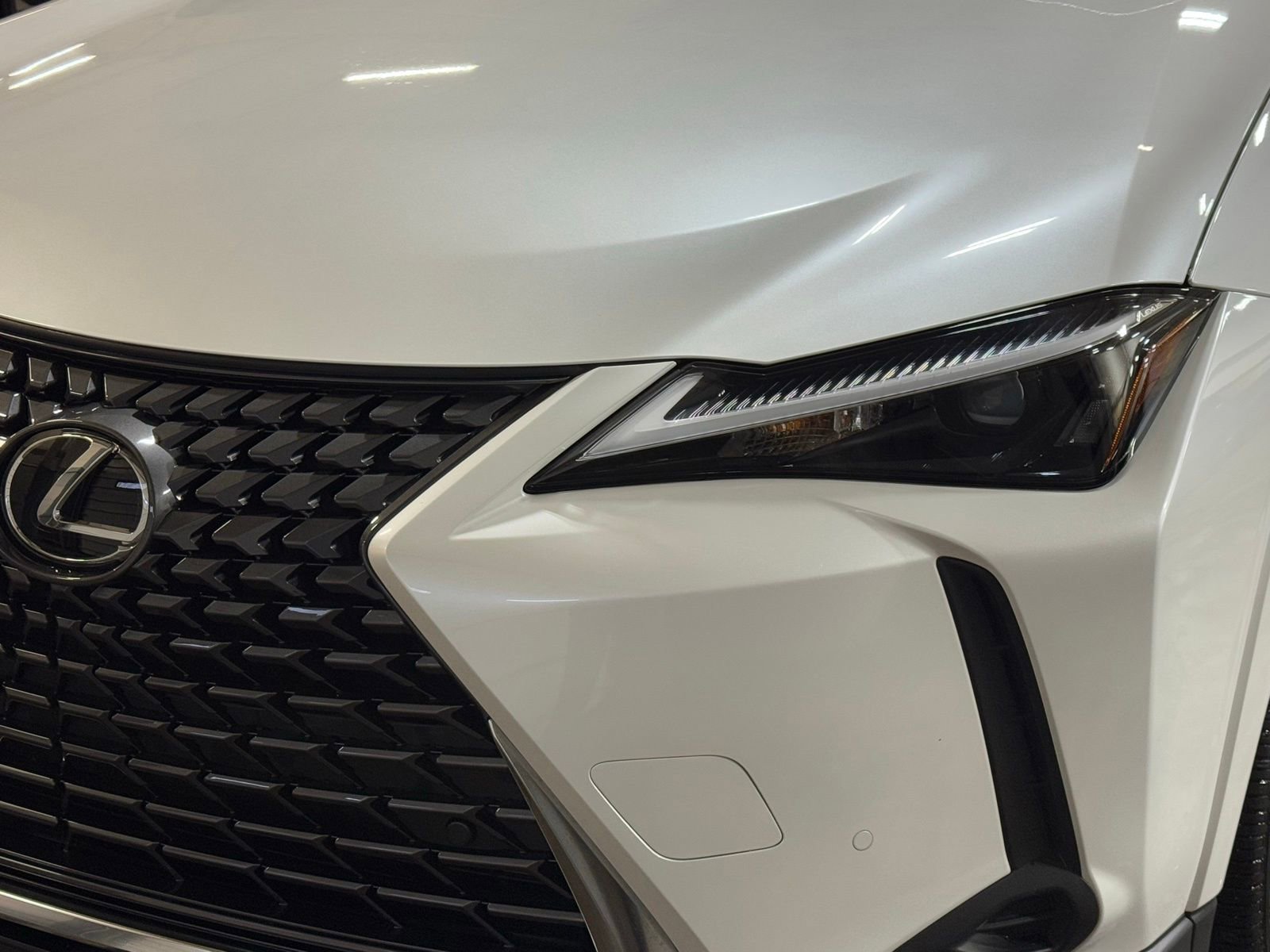 Used 2025 Lexus UX 300h AWD image 60