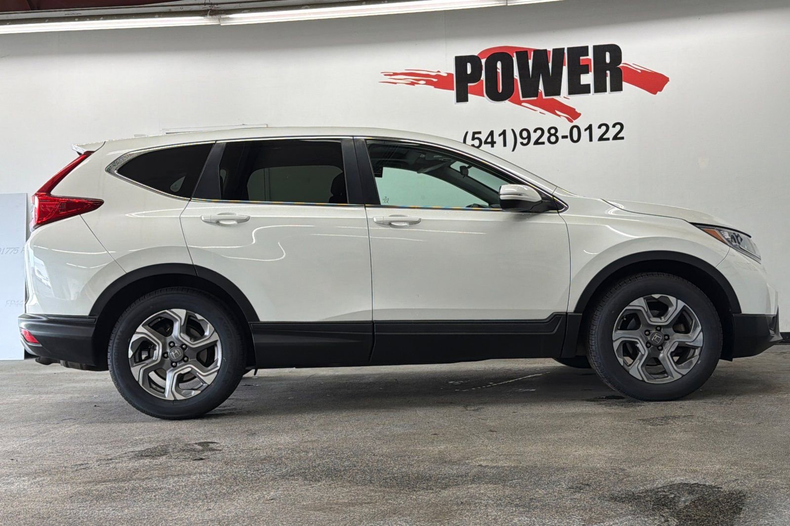 Used 2018 Honda CR-V EX image 2