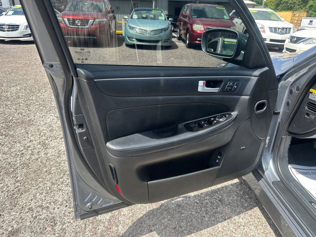 Used 2014 Hyundai Genesis 5.0 R-Spec image 11