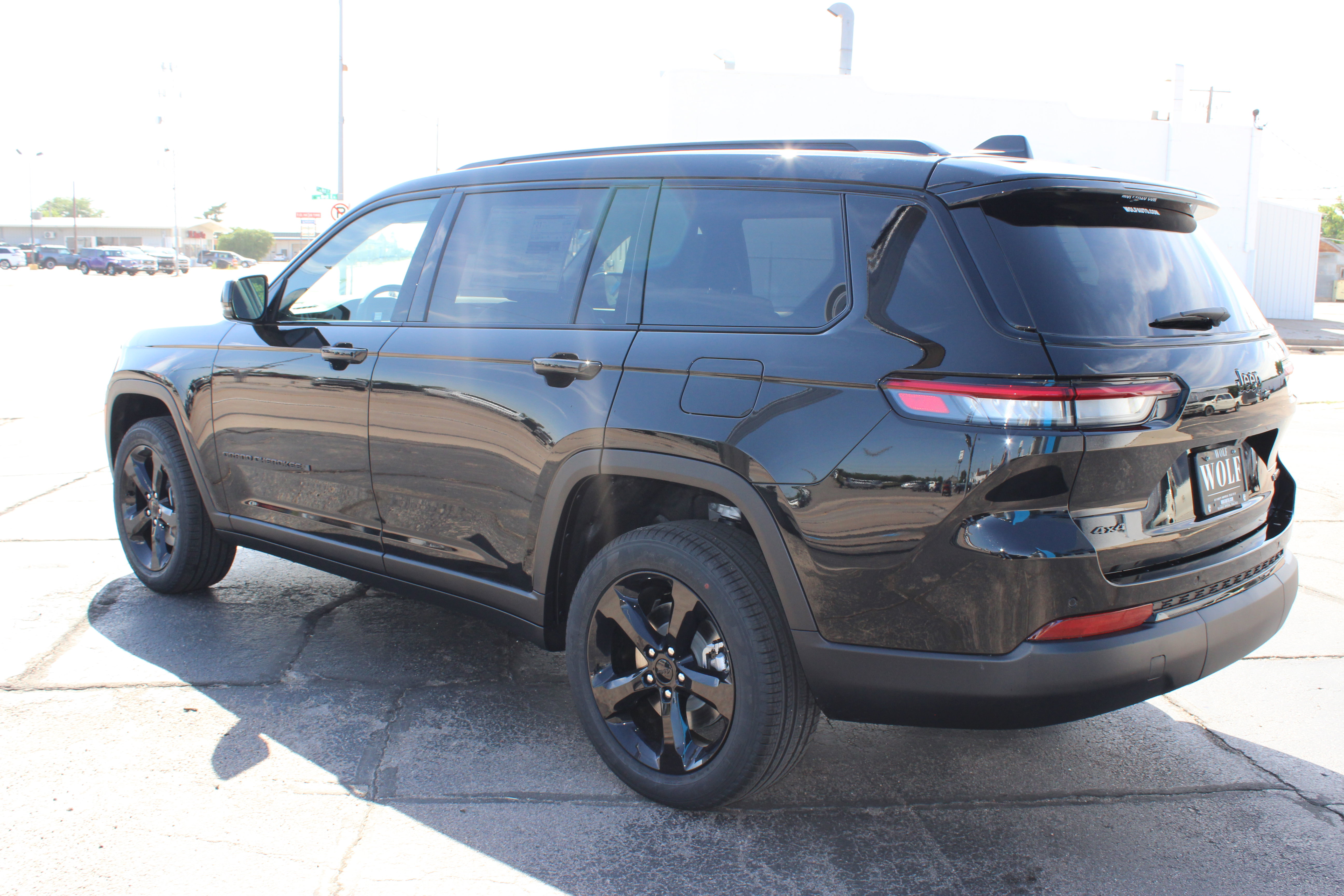 New 2025 Jeep Grand Cherokee L Limited w/ Black Appearance Package image 4