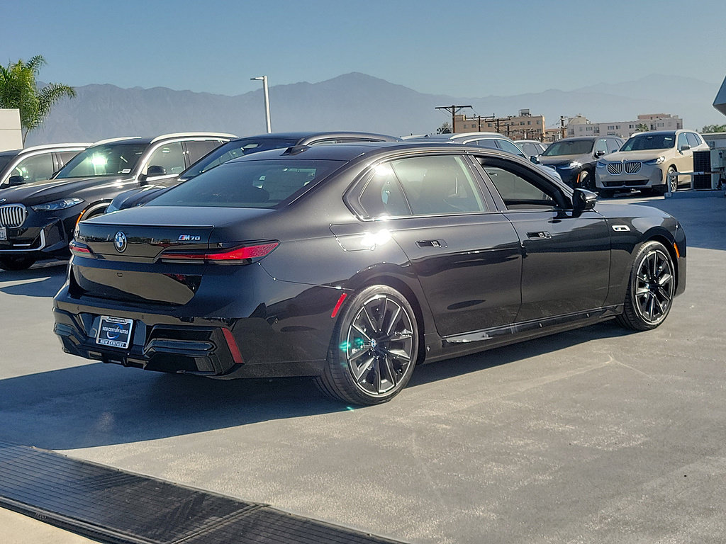 New 2026 BMW i7 M70 w/ Executive Package AWD/4WD image 3