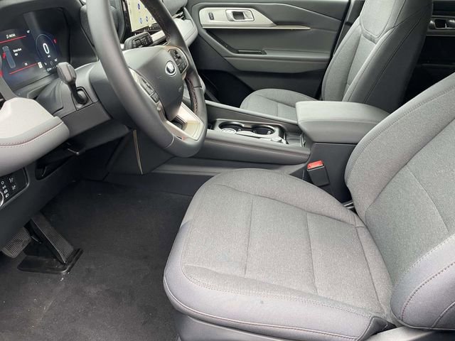 New 2026 Ford Explorer Active RWD image 17