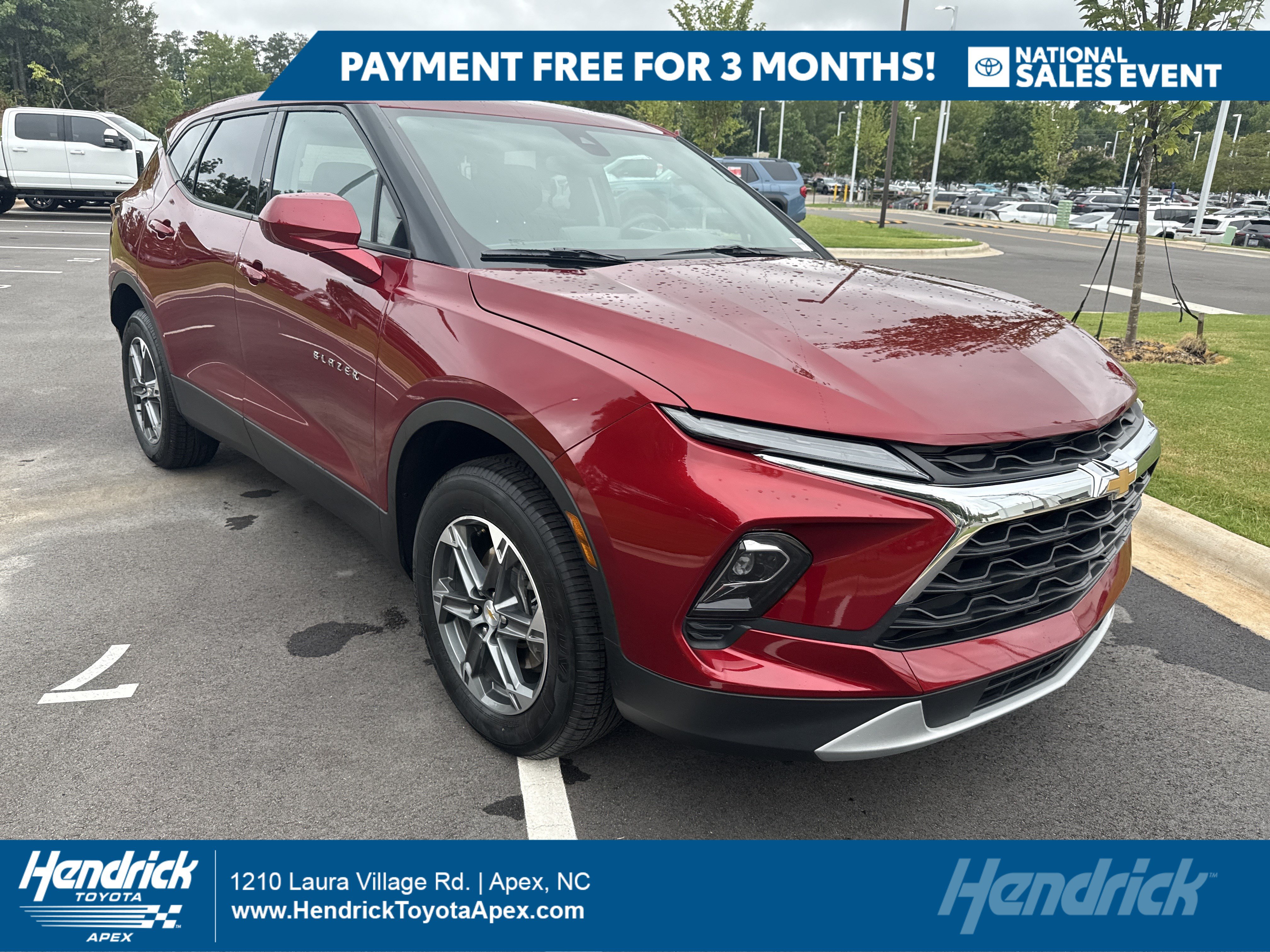 Used 2025 Chevrolet Blazer LT AWD/4WD image 1