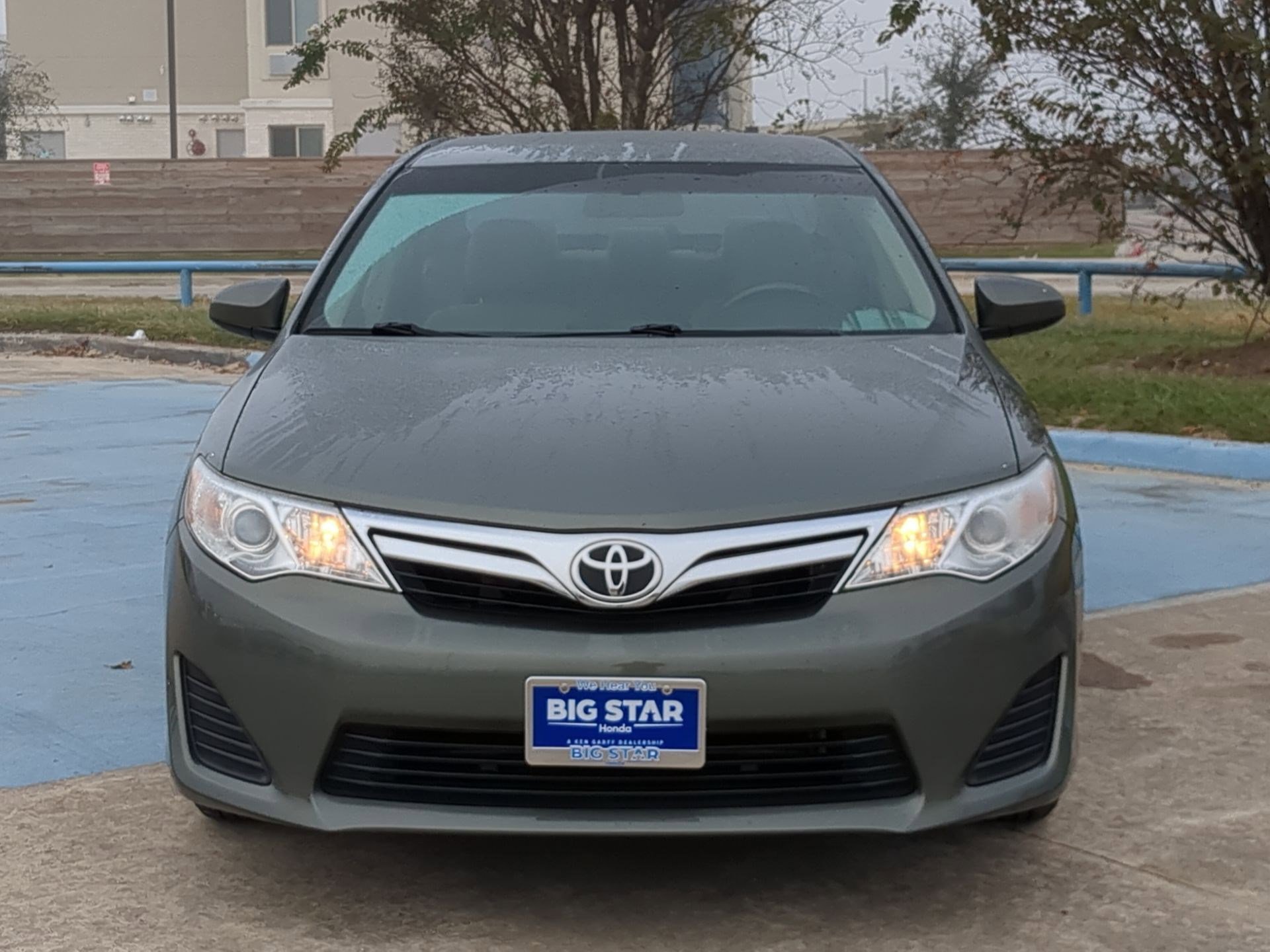 Used 2013 Toyota Camry LE image 9