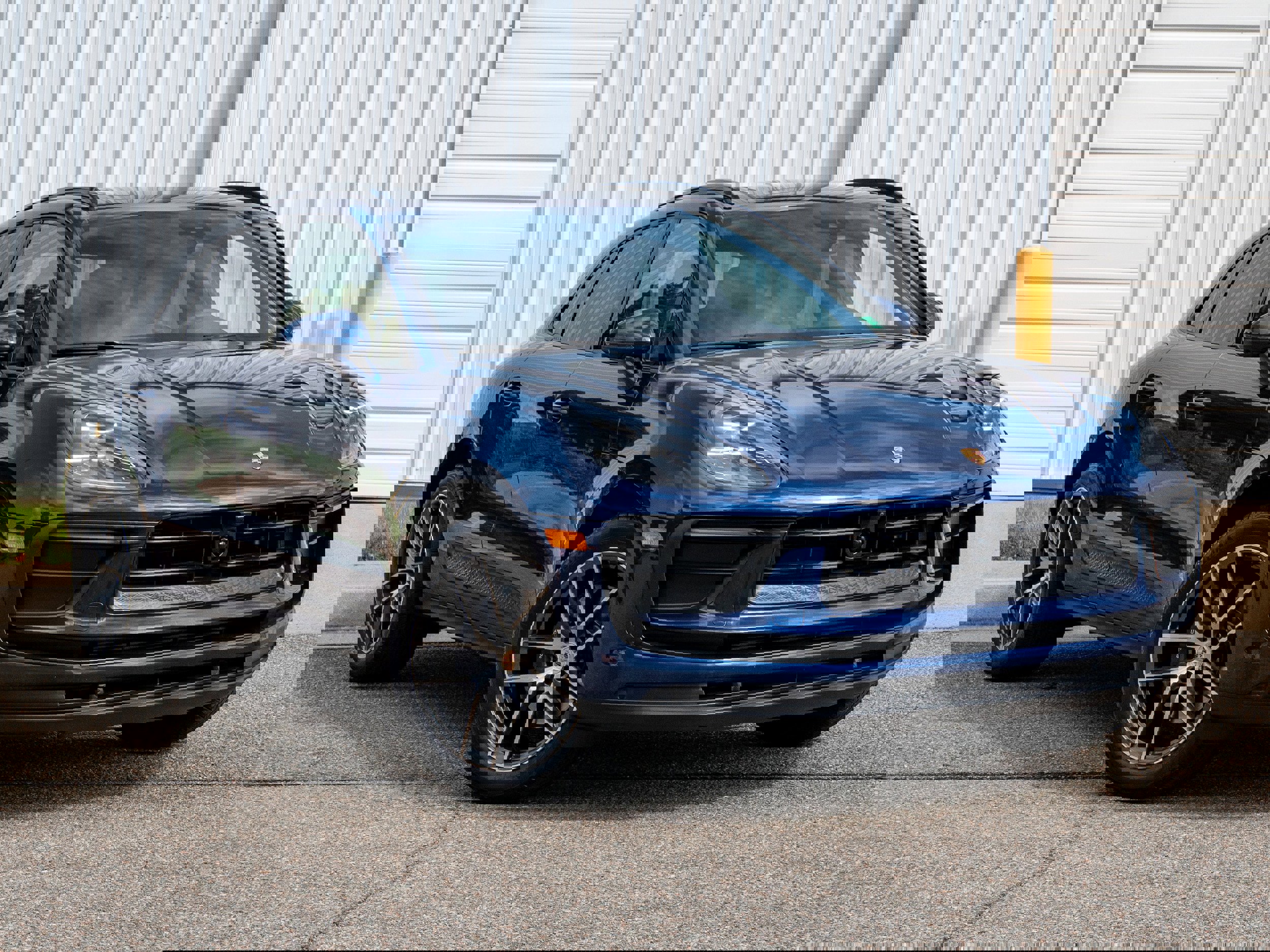 Used 2024 Porsche Macan image 9