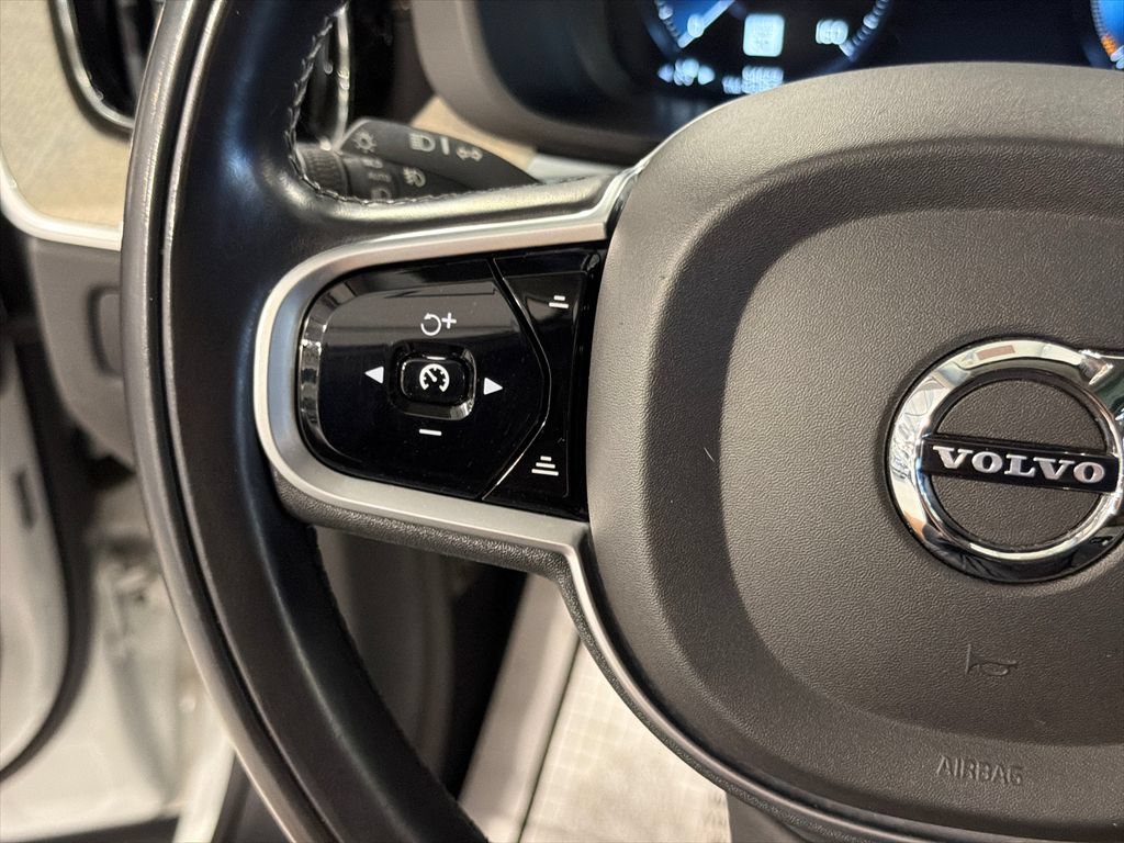 Used 2018 Volvo XC60 T8 Inscription w/ Advanced Package AWD/4WD image 12