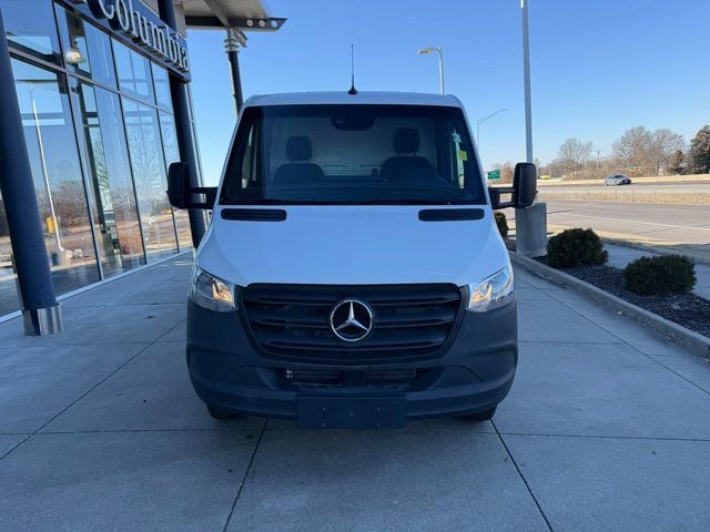 Used 2024 Mercedes-Benz Sprinter 4500 image 2