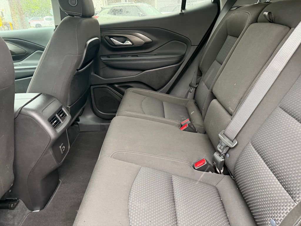 Used 2024 GMC Terrain SLE image 9