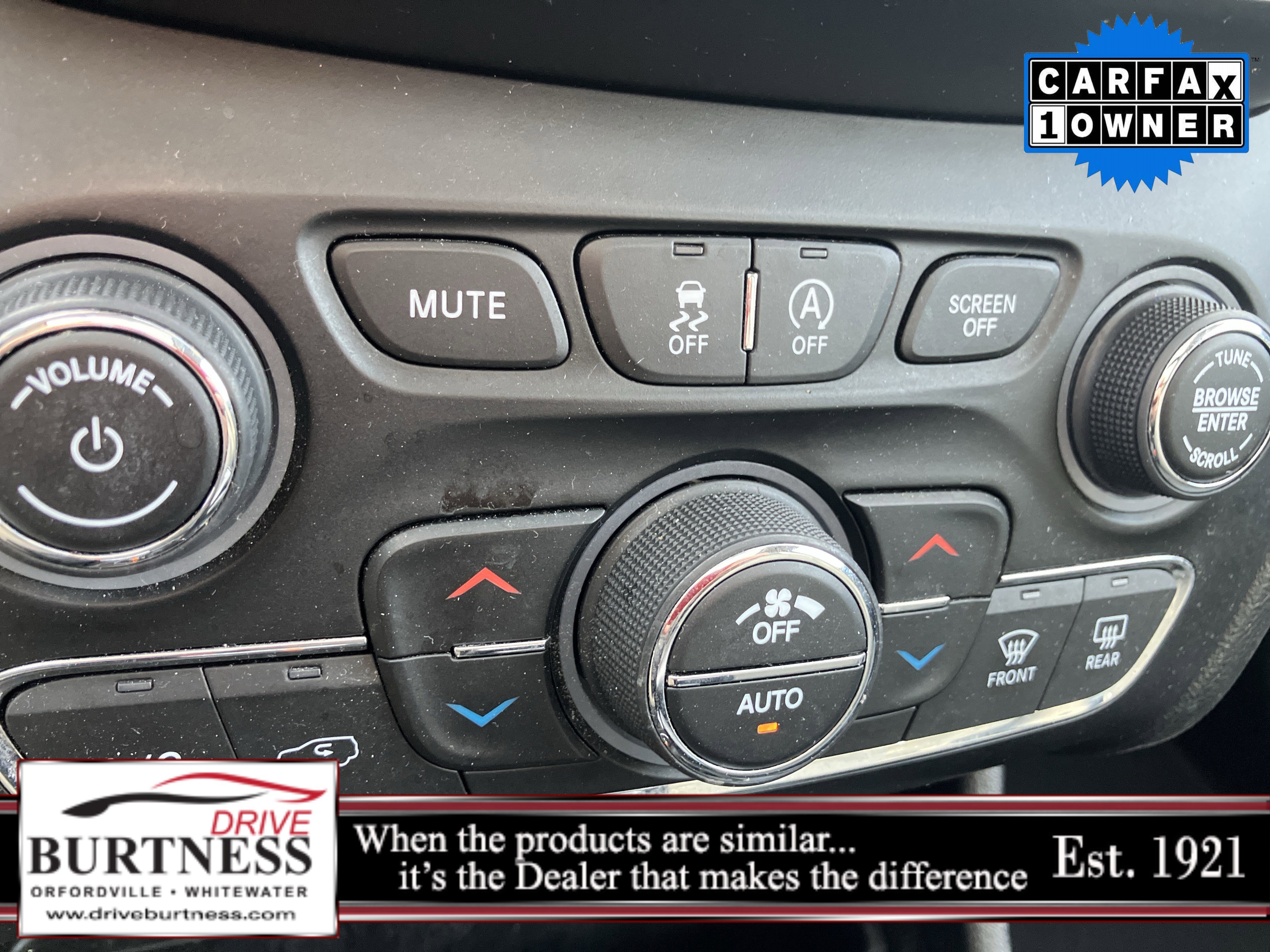 Used 2021 Jeep Cherokee Limited image 36