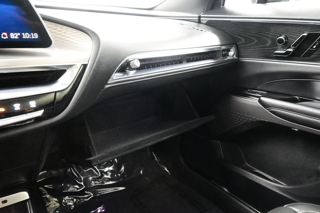 Used 2024 Cadillac Lyriq Sport RWD image 24
