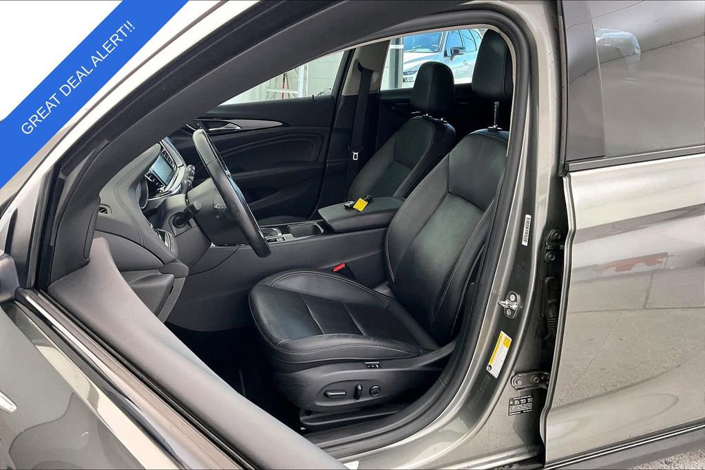 Used 2018 Buick Regal Essence w/ Driver Confidence Package #1 image 34