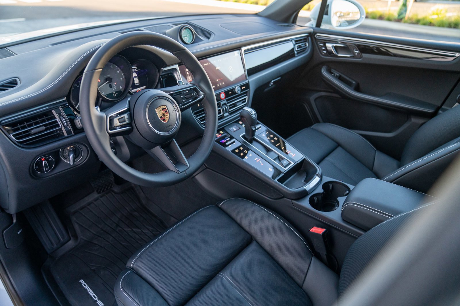 New 2026 Porsche Macan S image 4