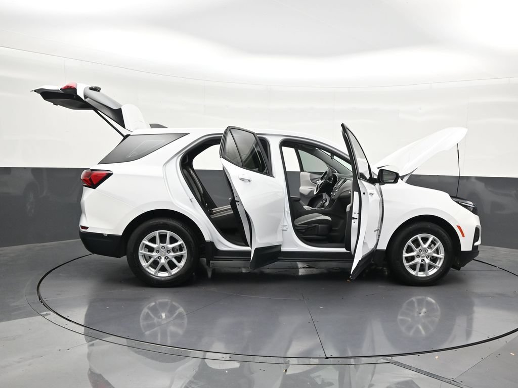 Used 2023 Chevrolet Equinox LS FWD image 38